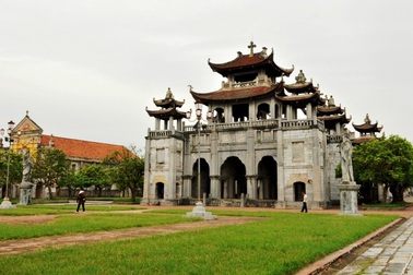 Chiêm ngắm những cổng tam quan có “1 không 2” ở Ninh Bình