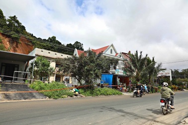 Xuất hiện vết nứt dài 700m trên đồi Trảng Bằng ở Lâm Đồng