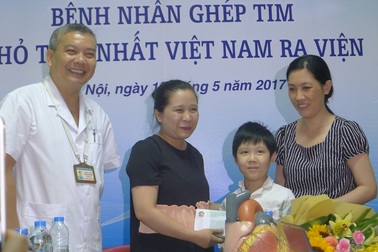 Bệnh nhân ghép tim nhỏ tuổi nhất Việt Nam được ra viện