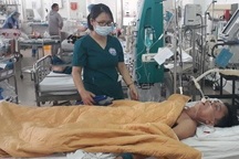 LẠ: Dùng gần 5 lít bia cứu sống bệnh nhân ngộ độc rượu