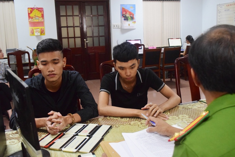 Triệt phá đường dây đánh bạc bằng trò chơi trực tuyến hàng chục tỷ đồng - 2 Triệt phá đường dây đánh bạc bằng trò chơi trực tuyến hàng chục tỷ đồng - 2