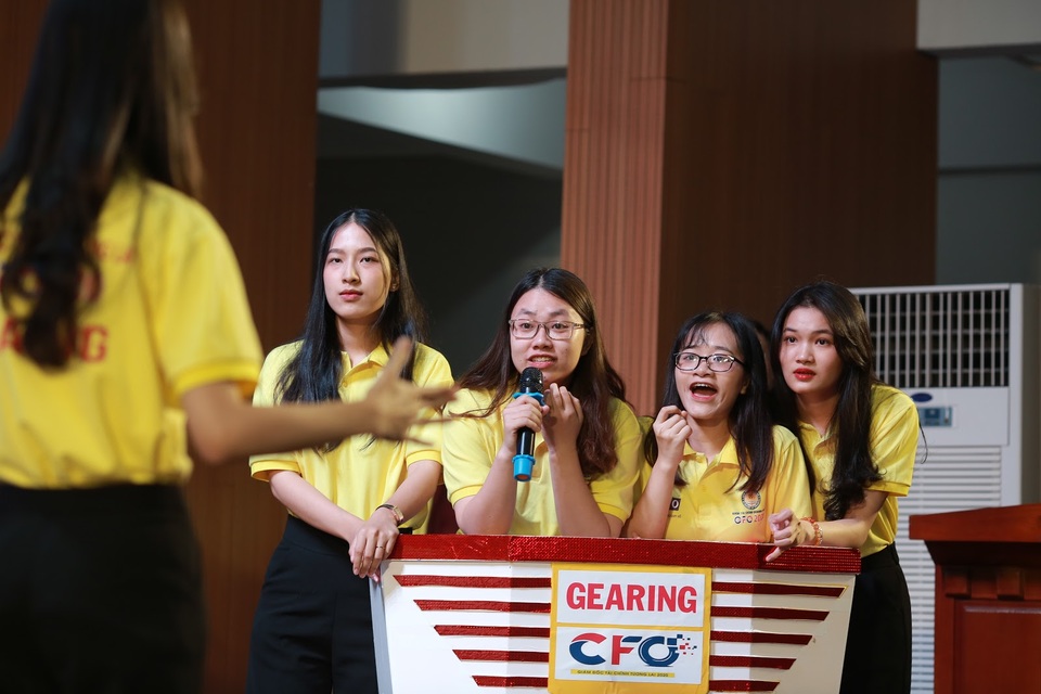 Sinh viên đưa chị Dậu thời @ vào thi Giám đốc tài chính tương lai - 5