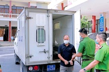 Người đàn ông trốn khai báo y tế, đánh vào mặt cán bộ Cảnh sát giao thông