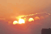 Sự thật video "7 mặt trời xuất hiện cùng lúc" gây sốt mạng