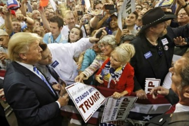 Đâu là sức hấp dẫn khiến Donald Trump "hút" phiếu bầu?