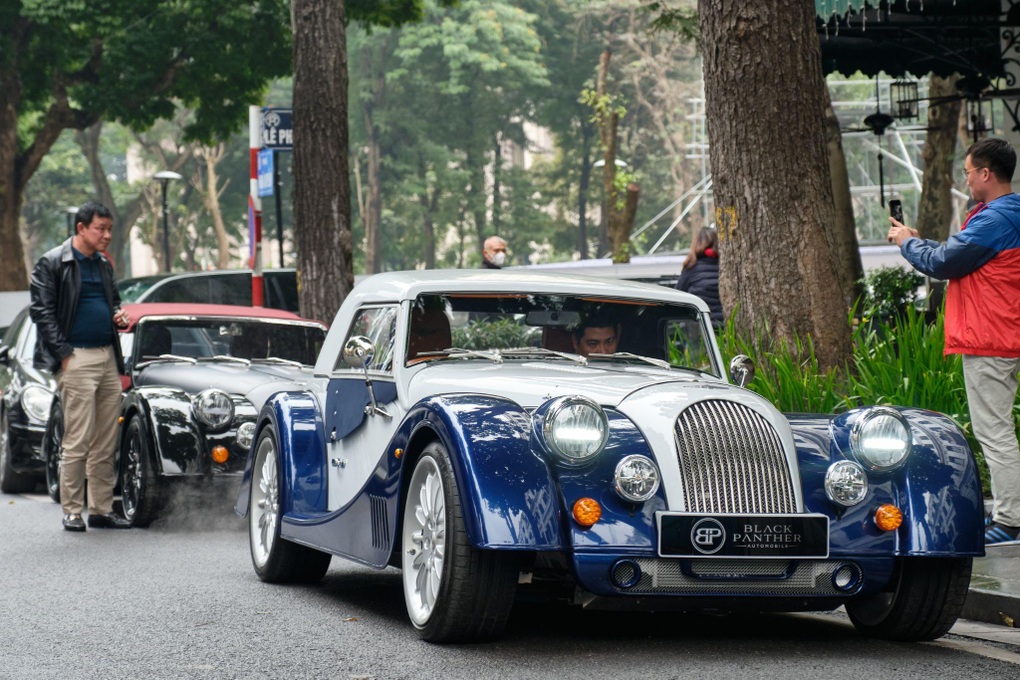 Loạt xe thể thao cổ điển Morgan bất ngờ đổ bộ thánh địa siêu xe Hà Nội - 7 Loạt xe thể thao cổ điển Morgan bất ngờ đổ bộ thánh địa siêu xe Hà Nội - 7