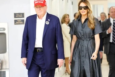 Người Việt ở Mỹ: Trắng đêm chờ kết quả, xe in hình ông Trump chạy khắp phố