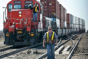 Lương lái tàu Canada gấp 15 lần lái tàu Ấn Độ