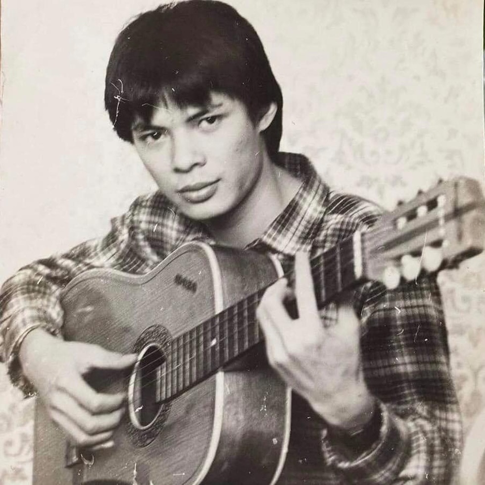 NSND Trần Lực từng nhận bao tải thư, tuổi 61 vẫn học thổi kèn saxophone - 3 NSND Trần Lực từng nhận bao tải thư, tuổi 61 vẫn học thổi kèn saxophone - 3