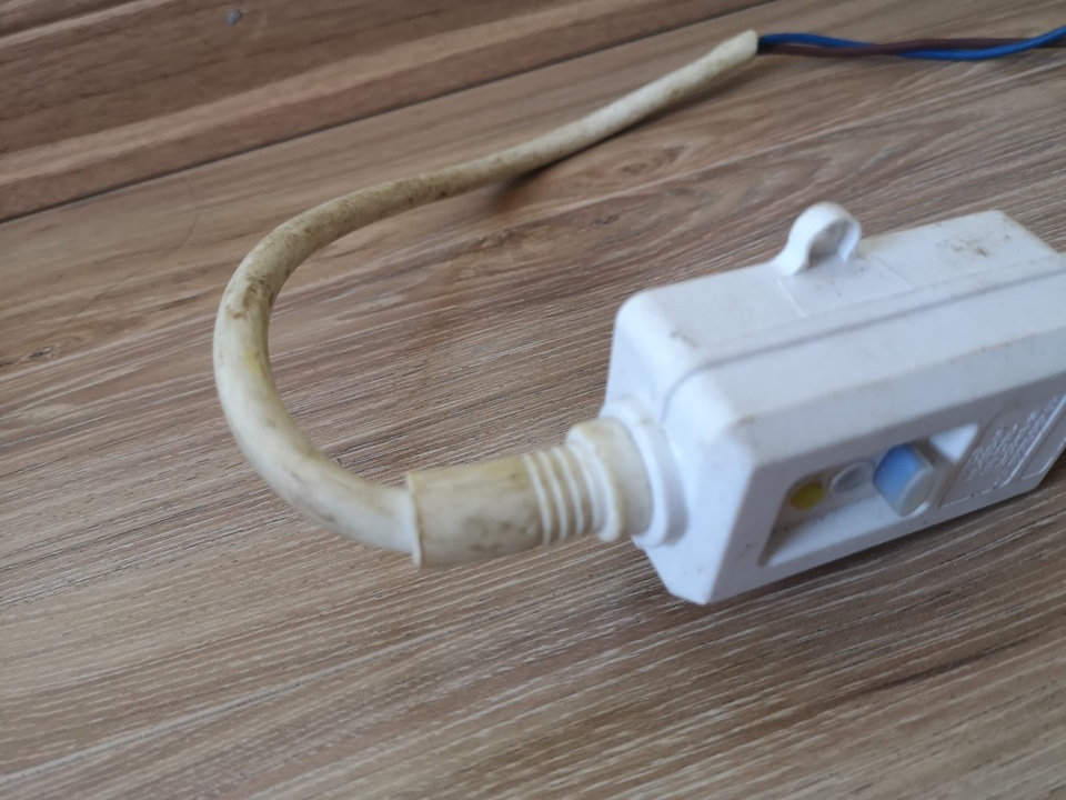 Cảnh giác với chiêu vặt tiền kinh điển của thợ sửa điện nước - 2 Cảnh giác với chiêu vặt tiền kinh điển của thợ sửa điện nước - 2