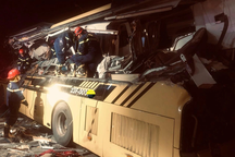 5 người tử vong sau cú va chạm cực mạnh giữa ô tô đầu kéo và xe khách