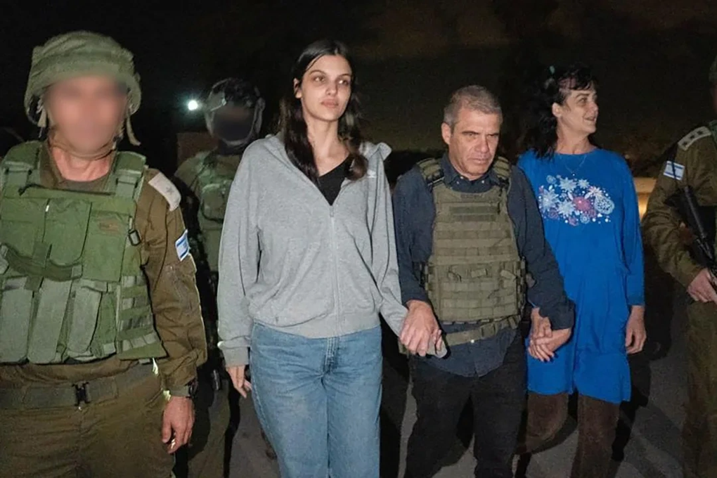 Hamas thả con tin Mỹ, Israel không từ bỏ kế hoạch tiến vào Gaza - 1 Hamas thả con tin Mỹ, Israel không từ bỏ kế hoạch tiến vào Gaza - 1