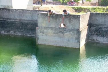 Sẩy chân xuống giếng nước sạch, một phụ nữ chết đuối