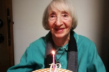 Cụ bà 102 tuổi khỏi Covid-19 được mệnh danh “người bất tử”