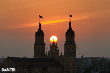 Xứ sở nhiều nhà thờ nhất Việt Nam trang hoàng lộng lẫy đón Giáng sinh