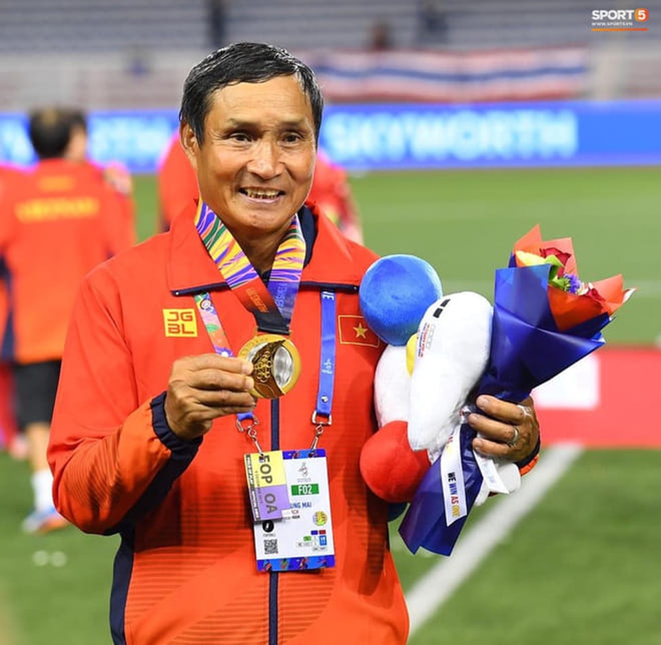 Những hình ảnh đầy ý nghĩa được dân mạng chia sẻ với đội bóng đá nữ Việt Nam - 3 Những hình ảnh đầy ý nghĩa được dân mạng chia sẻ với đội bóng đá nữ Việt Nam - 3