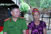 Nhận trưởng công an xã làm con nuôi, cụ bà U80 tiết lộ nguyên nhân bất ngờ