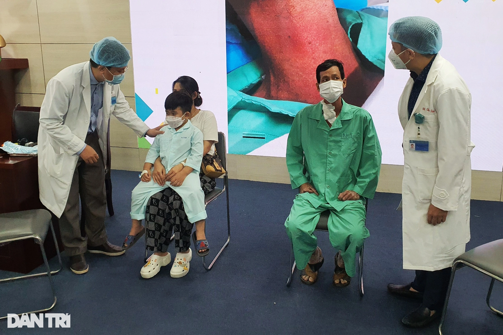 Bé trai 5 tuổi mang di chứng suốt đời ở mũi vì một viên pin điện tử - 3 Bé trai 5 tuổi mang di chứng suốt đời ở mũi vì một viên pin điện tử - 3