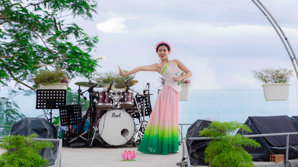 Thí sinh Siêu mẫu Thể hình Việt Nam đu dây cáp, leo núi - 5 Thí sinh Siêu mẫu Thể hình Việt Nam đu dây cáp, leo núi - 5