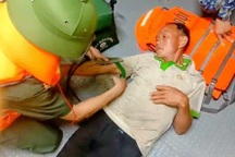 Cứu tàu cá gặp nạn trôi dạt trên vùng biển tỉnh Hưng Yên