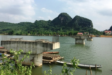 30 tỷ đồng nằm phơi nắng mưa