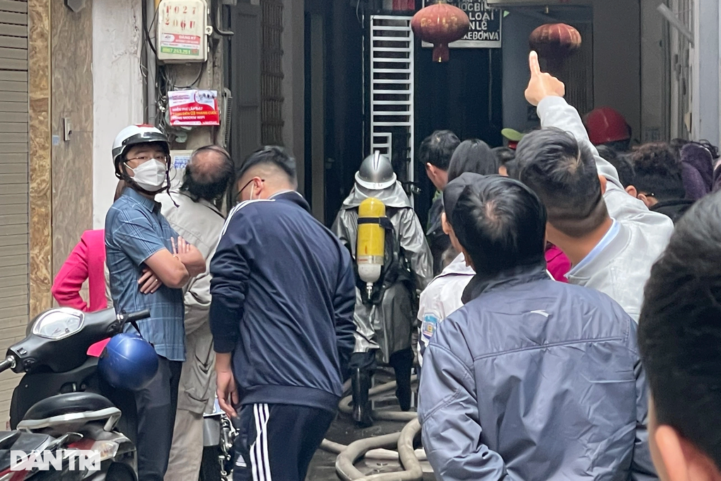 Hà Nội: Cháy nhà do đun bếp củi ở tầng 5 - 2 Hà Nội: Cháy nhà do đun bếp củi ở tầng 5 - 2