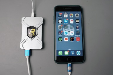 Cận cảnh quy trình biến iPhone xách tay thành hàng chính hãng VN/A