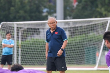 HLV Park Hang Seo tính toán chiến thuật, quyết thắng đậm Campuchia