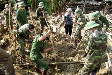Tìm thấy xác nạn nhân đầu tiên sau mưa lũ