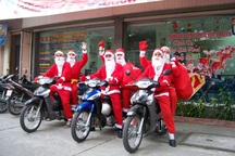 Giáng sinh 2016: Dịch vụ ‘ông già Noel tặng quà’ kiếm bội tiền