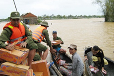 8 Bộ trưởng đi chống dịch và khắc phục hậu quả lũ lụt