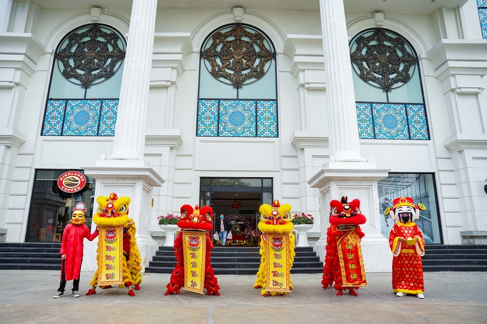 Không đi được đâu xa thì du xuân ngay tại Vincom đượm đà màu Tết - 1 Không đi được đâu xa thì du xuân ngay tại Vincom đượm đà màu Tết - 1