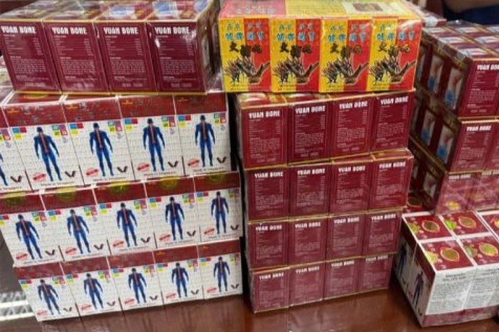 Hành trình từ xưởng đến người bệnh của những viên thuốc giả hàng xách tay - 2 Hành trình từ xưởng đến người bệnh của những viên thuốc giả hàng xách tay - 2