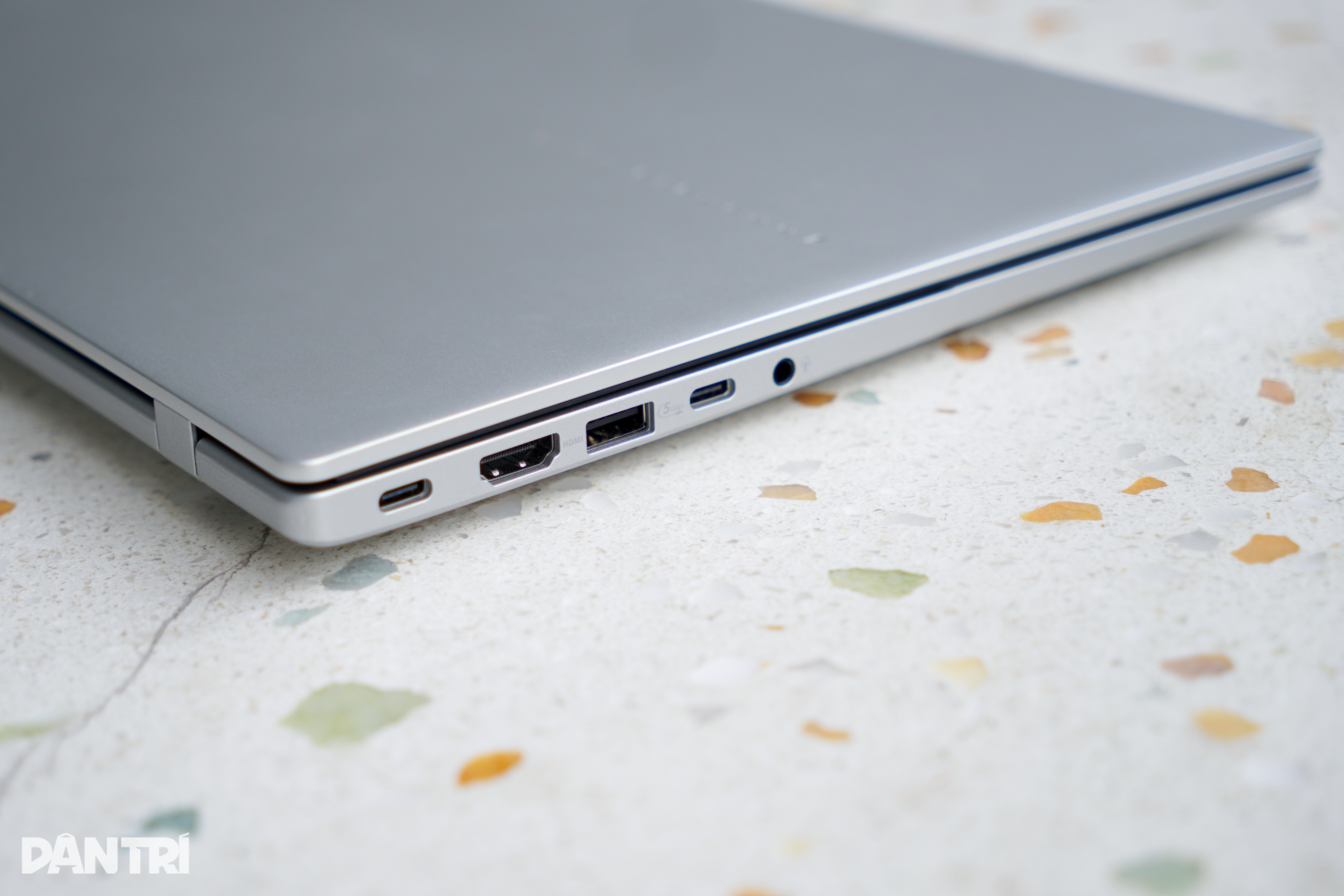 Đánh giá Asus Vivobook S14: Hiệu năng mạnh, pin tốt, màn hình cần cải thiện - 11