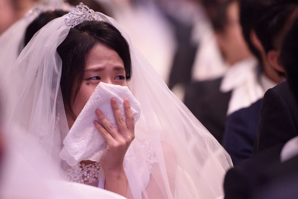 Cho con chơi trong ký túc xá, nữ sinh bị ném đá vì lấy chồng quá sớm - 2 Cho con chơi trong ký túc xá, nữ sinh bị ném đá vì lấy chồng quá sớm - 2
