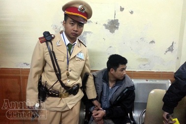 Trung úy CSGT mưu trí bắt cướp 