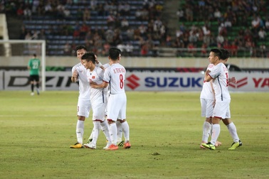 Quang Hải, Xuân Trường nói gì sau trận thắng Lào?