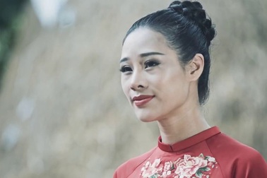 Mẹ tôi - biểu diễn: Hoa Trần