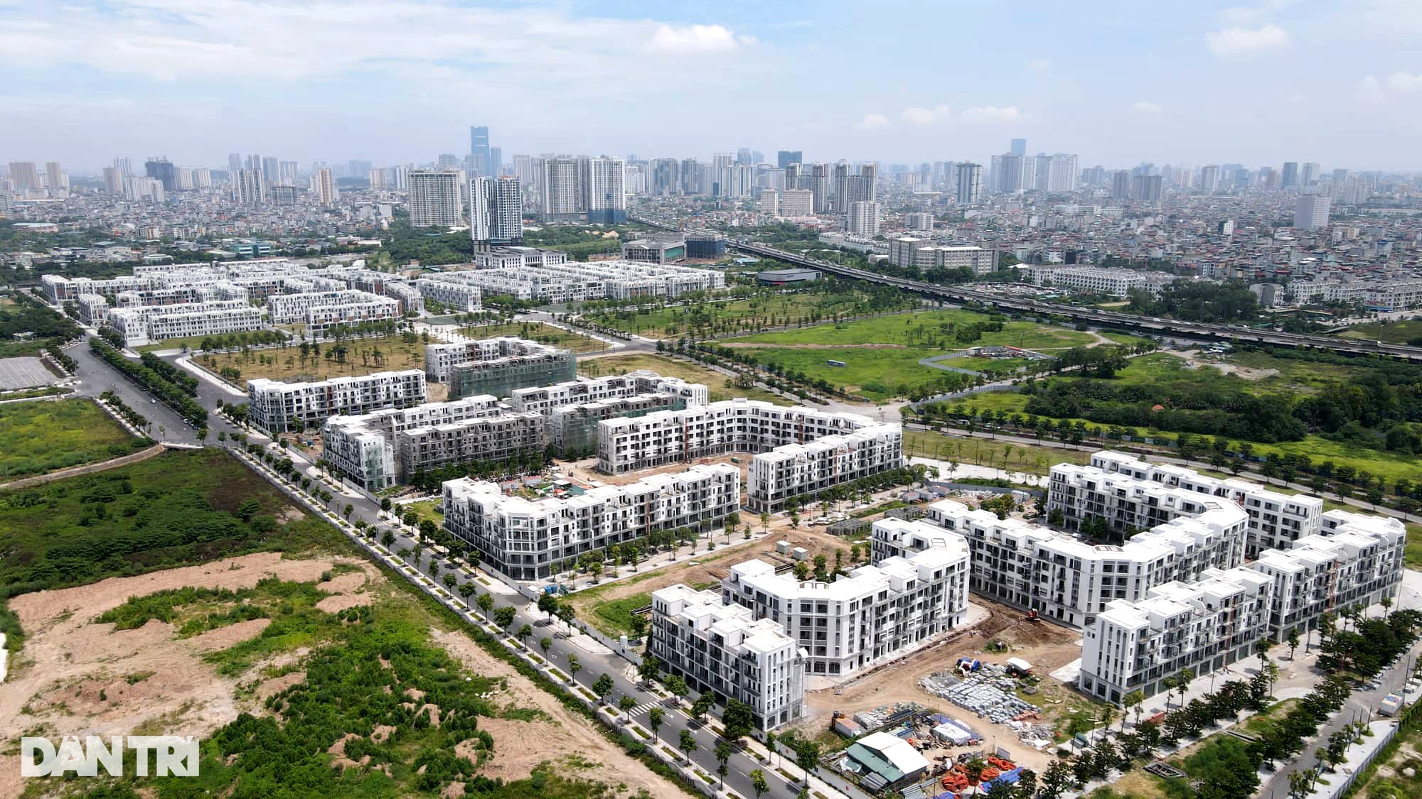Phản đòn siết vốn vào bất động sản, giá nhà sẽ tăng tiếp? - 2 Phản đòn siết vốn vào bất động sản, giá nhà sẽ tăng tiếp? - 2