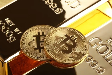 Vàng lao dốc, bitcoin bứt phá: Cuộc lật đổ nghìn tỷ USD bắt đầu?