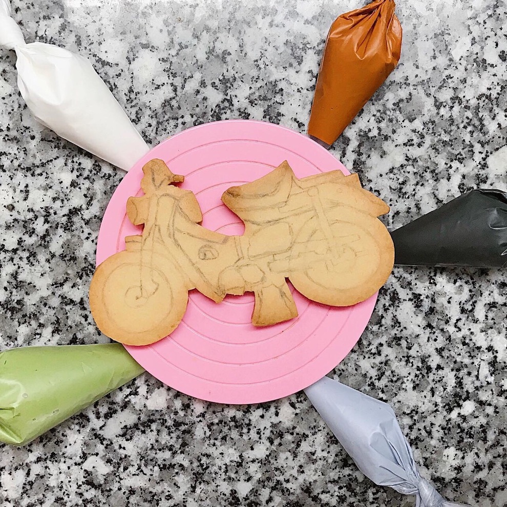 Loạt siêu xe phiên bản mini làm từ bánh quy đẹp mắt của 9X Tây Ninh - 3 Loạt siêu xe phiên bản mini làm từ bánh quy đẹp mắt của 9X Tây Ninh - 3