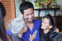 3 thuyền viên bị cướp biển Somalia bắt giữ được hỗ trợ hơn 72 triệu đồng