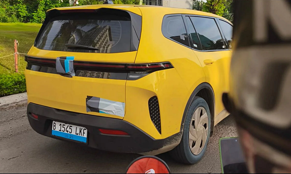 VinFast Limo Green chạy thử tại “thánh địa” của MPV Nhật Bản và… BYD M6 - 2