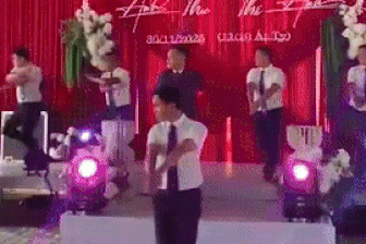 Bố cô dâu múa võ trong đám cưới, dân mạng lo "số phận" chú rể