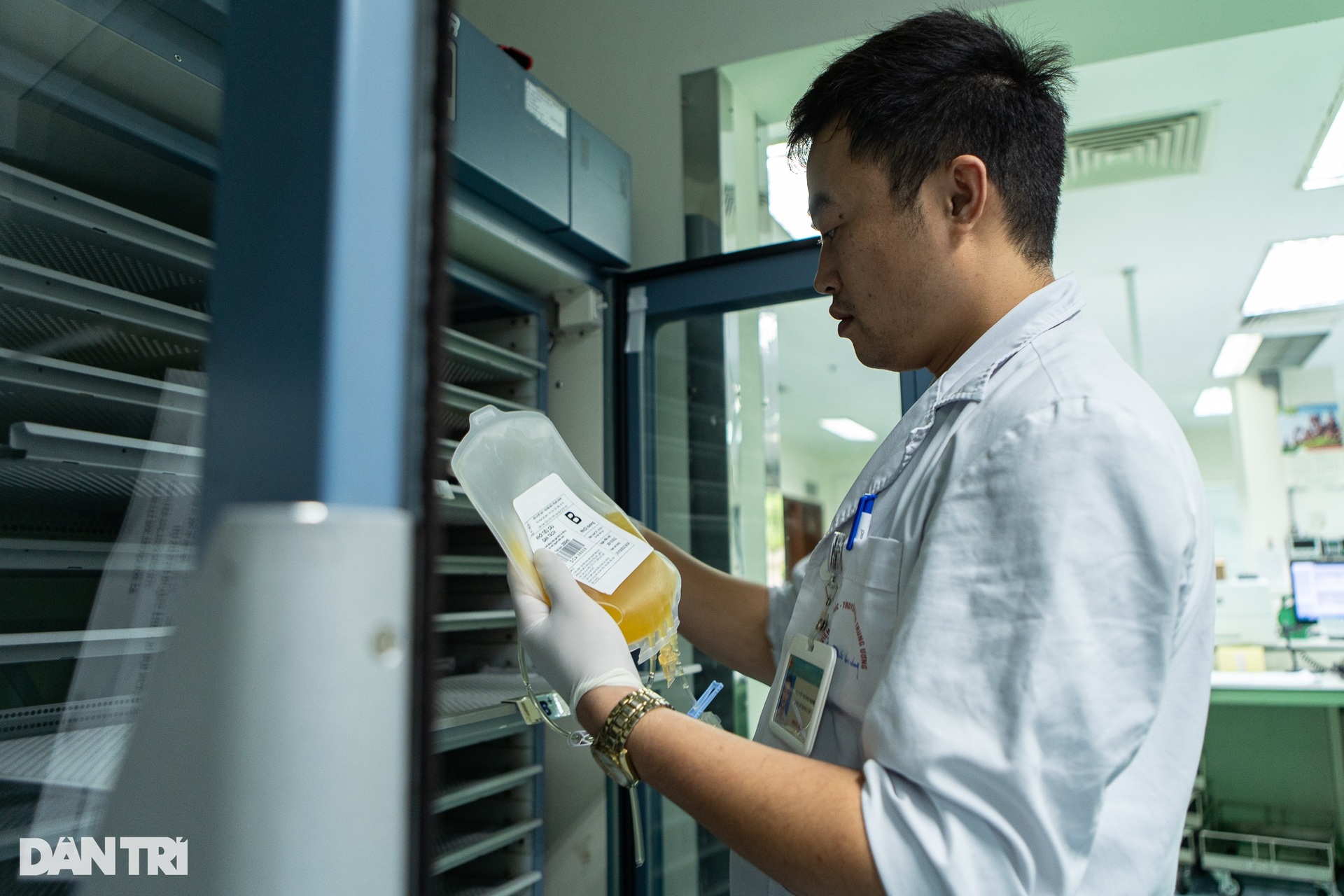 Những shipper vận chuyển sự sống tại kho dự trữ máu lớn nhất cả nước - 5 Những shipper vận chuyển sự sống tại kho dự trữ máu lớn nhất cả nước - 5