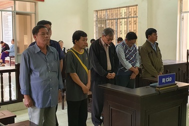 Chủ tịch phường "hô biến" đất công thành... "đất ông"