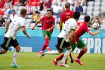 C.Ronaldo tệ khủng khiếp trên chấm đá phạt ở các giải lớn