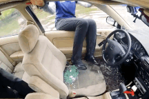 Từ vụ sập cầu Phong Châu: Những kỹ năng sống còn khi ô tô rơi xuống nước