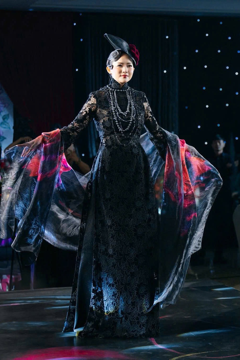Phan Như Thảo nói về màn trở lại sàn catwalk sau 10 năm - 1