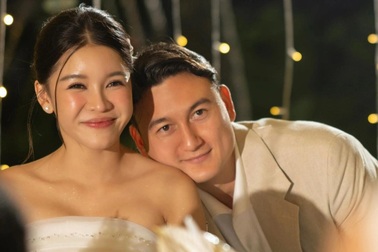 Đặng Văn Lâm và dàn cầu thủ Việt kín tiếng trong lúc yêu, đám cưới